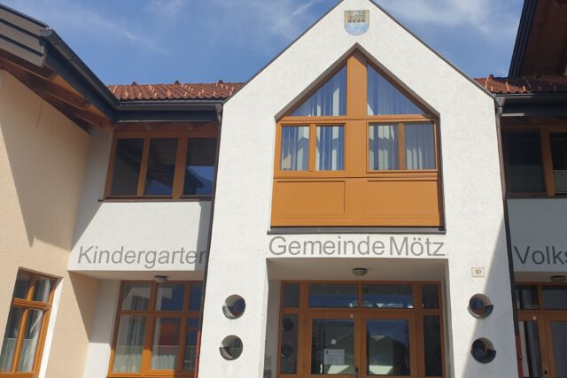 Portal einer Schule